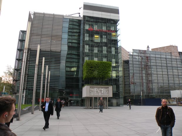  Santander, Euston Road